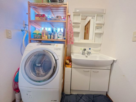洗面台・洗面所 ～Wash room～大きな洗面　家族みんなが毎日使う洗面室。忙しい朝には使いやすい洗面で、ステキな一日のスタートをきりましょう。