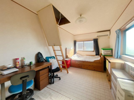 寝室 ゆったりとした洋室