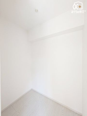 収納 大きなウォークインクローゼット付です。たくさん洋服が収納可能です。