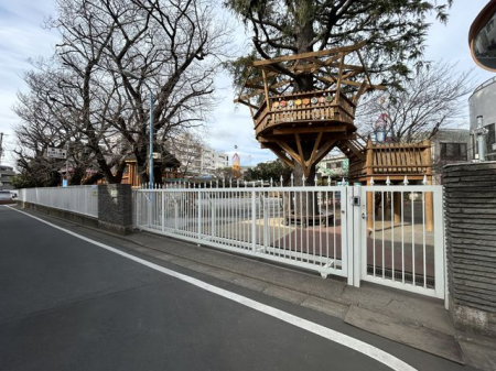 周辺環境 多摩みどり幼稚園 徒歩9分。【保育時間】9:00-14:00オープンスペースを取り入れた明るく広々とした空間です。 660m