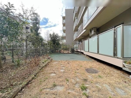 その他 陽当たりの良いお庭付き。ガーデニングや家庭菜園としてもご活用できます！