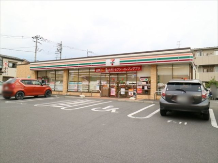 周辺環境 徒歩10分。【セブンイレブン狭山富士見東店】営業時間 24時間営業　軽食や飲み物をはじめ、売店で扱うさまざまな商品を用意。 760m