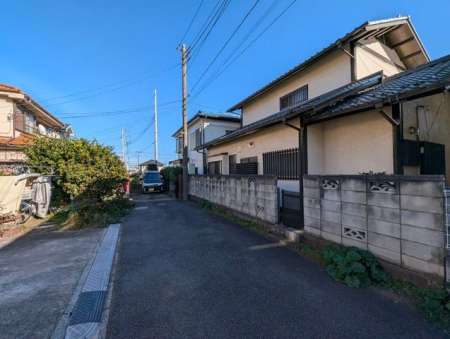 現地土地写真 子育てファミリーはもちろん、ゆったりと暮らしたい方にもおすすめしたい、落ち着いた住環境になっております。