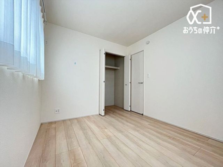 その他内観 多目的に使える洋室です。