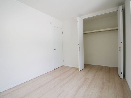 子供部屋 子ども部屋におすすめな洋室！二面採光で明るいお部屋です。