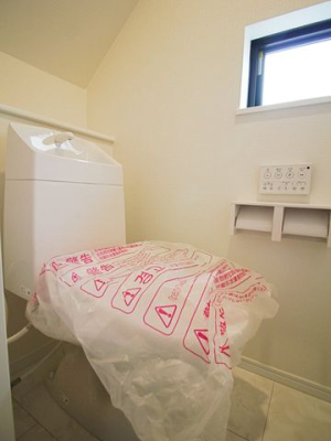 トイレ ～Toilet～毎日使う場所だからこそ、お手入れやお掃除が簡単なシンプルなデザインを採用しました。