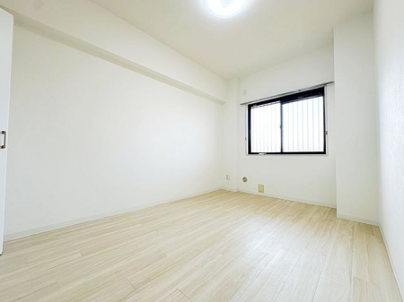 寝室 クローゼットも付いており、寝具・衣類等も豊富に収納可能な寝室です。