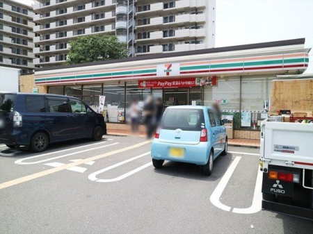 周辺環境 セブンイレブン　朝霞市三原5丁目店 徒歩6分。 430m