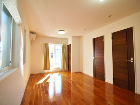 その他内観 仕切りをつければ２部屋に