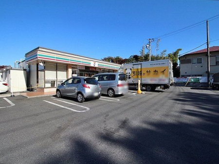周辺環境 セブンイレブン西東京新町6丁目店 徒歩7分。営業時間：6:00-23:00 お弁当、ホットスナックやカフェなどの飲み物など販売しています。 駐車場有 490m