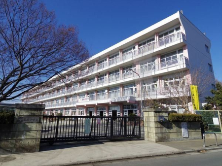 周辺環境 所沢市立宮前小学校 徒歩13分。西武池袋線「狭山ヶ丘駅」が最寄りの小学校でございます。ご近所の評判も良いです！ 1000m