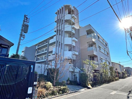 現地外観写真 商業施設が近隣に多数あります。