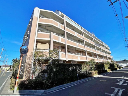 現地外観写真 子育てファミリーはもちろん、ゆったりと暮らしたい方にもおすすめしたい、落ち着いた住環境になっております。