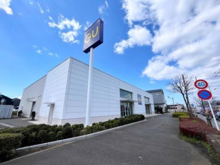 周辺環境 ジーユー（GU）東久留米店 徒歩10分。営業時間：11時00分～20時00分　店内・駐車場共に広く、ゆっくりショッピングができる大型店舗です 760m