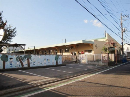 周辺環境 安松保育園 徒歩11分。近くに小学校もある保育園でございます。 820m