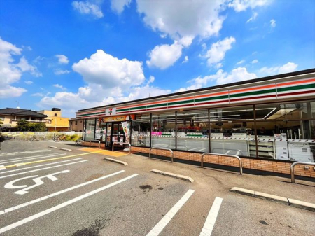 周辺環境 セブンイレブン三芳藤久保東店 徒歩6分。 410m