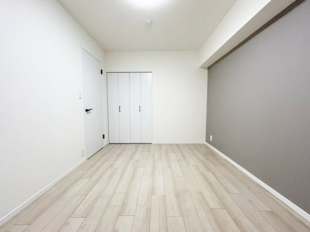 寝室 バルコニーに面しているお部屋です。
