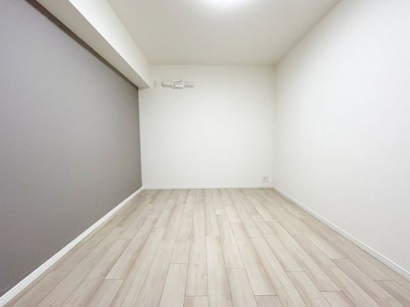 寝室 バルコニーに面しているお部屋です。