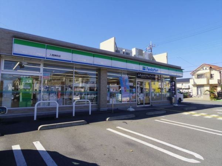 周辺環境 ファミリーマート入間東町店 徒歩6分。 480m