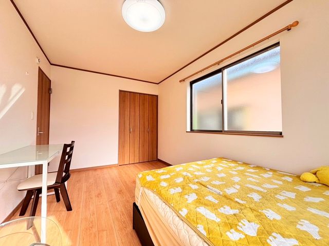 Q `Room`m̓i`ȃt[OƗF̕ǂACeAl̂ƂĂyłˁI