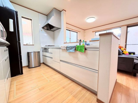 Lb` `Kitchen`gLb`炱AH̏yԂɁAZłX[YɖʂȂƂłAȒPɂłȂǁAyLb`Xy[XɎdグ܂B