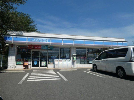 周辺環境 ローソン西武武蔵大和駅前店 徒歩3分。【営業時間】24時間営業【駐車場】あり 240m