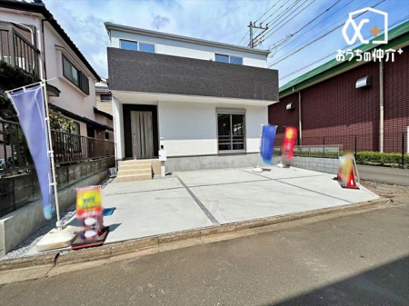  カースペース2台。自家用車だけでなく来客用、お外で遊ぶスペースにも。