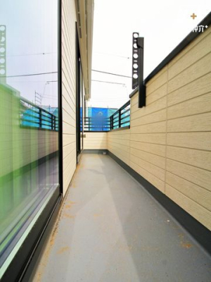 バルコニー 陽当たりの良いバルコニーです。2部屋から出入りできます。