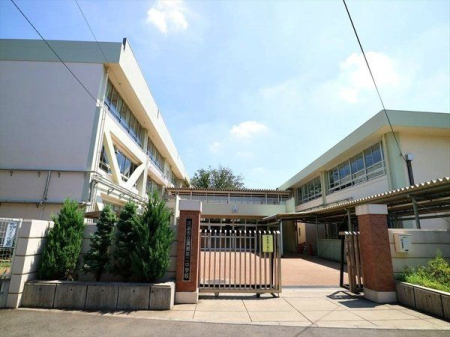周辺環境 清瀬市立清瀬第二中学校 徒歩19分。【通学　区域】松山1丁目～3丁目、竹丘1丁目～3丁目、梅園1丁目～3丁目 1510m