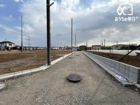 現地土地写真 西側5.0ｍ新設道路の様子