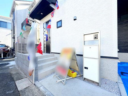 玄関 -