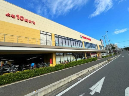 周辺環境 ヨークフーズ所沢花園店 徒歩15分。品揃え豊富なスーパーマーケットでございます。近隣の方々でいつも賑わっております。駐車場も広いです。 1130m