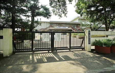 周辺環境 小平市立小平十一小学校 徒歩7分。 560m