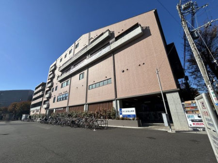 周辺環境 医療法人社団好仁会滝山病院 徒歩15分。滝山団地にある地域の為の病院。団地に暮らすお年寄りの生活を支える「団地のお医者さん」です。 1130m
