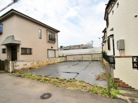 周辺環境 新座市立陣屋小学校 徒歩15分。子どもが　学び合い　伸び合う　陣屋小学校 児童数401人 1160m