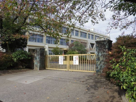 周辺環境 徒歩4分。【黒須小学校】17クラス 児童数:464人 290m