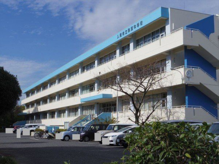 周辺環境 入間市立黒須中学校 徒歩21分。【黒須中学校】10クラス 児童数:264人 1630m