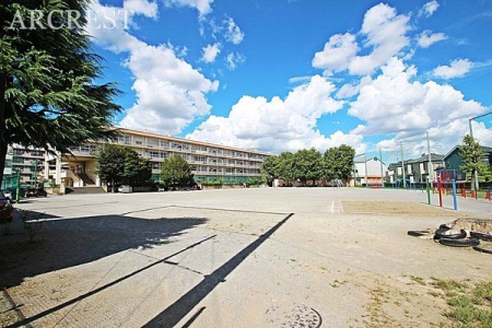 周辺環境 新座市立八石小学校 徒歩10分。学校のキャッチフレーズ 「なかよく かしこく たくましく 学校有用感あふれる八石小学校」 750m
