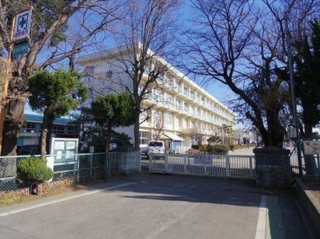 周辺環境 所沢市立安松小学校 徒歩4分。武蔵野線「東所沢駅」が最寄りの小学校でございます。ご近所の評判も良いです！ 320m